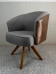 Poltrona Julia Giratoria com Couro Pes Madeira - Luxo Decor