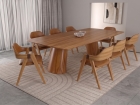 SALA DE JANTAR SANTORINI 220CM COM 8 CADEIRAS MADEIRA MACIÇA RAVENA CINAMOMO COURINO